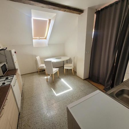 Apartments Zizkov B Praha Bagian luar foto